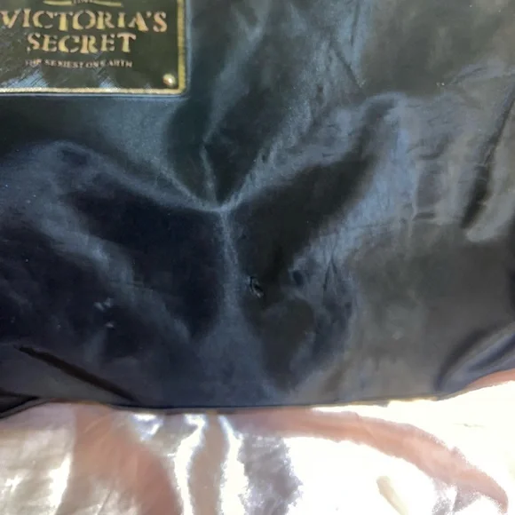 Victoria’s Secret Huge Overnight Duffle Bag - Picture 3 of 6